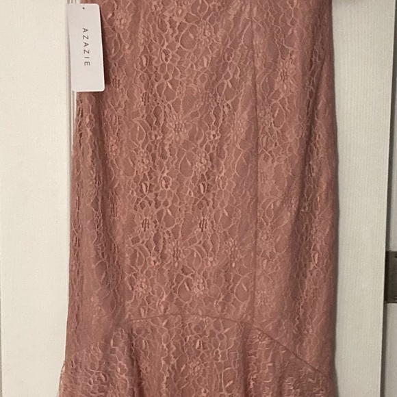 Gown - Picture 5 of 6